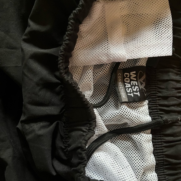 West Coast Connection Men’s Black Short Swim, Size Medium - Picture 3 of 3